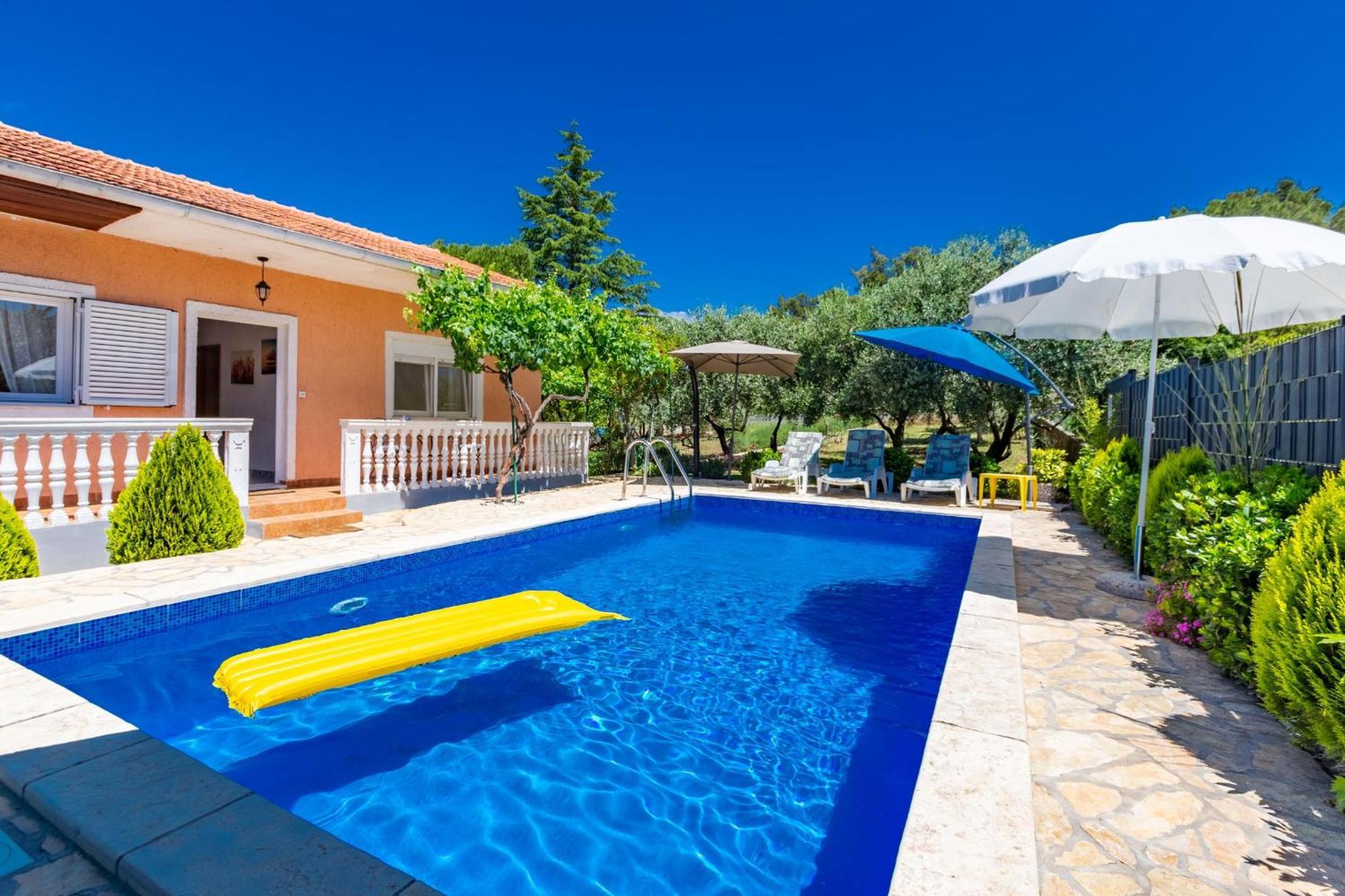 Holiday Home Flora Zadar Exterior foto